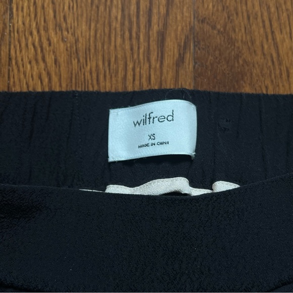 Aritzia Wilfred Faun Pant Long Black Crepe Flowy Trousers - Size XS - Picture 10 of 13